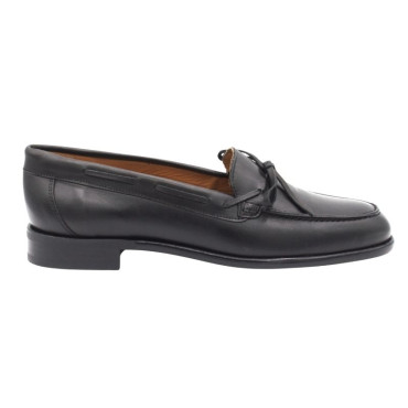 MOCASÍN CON LAZO NEGRO