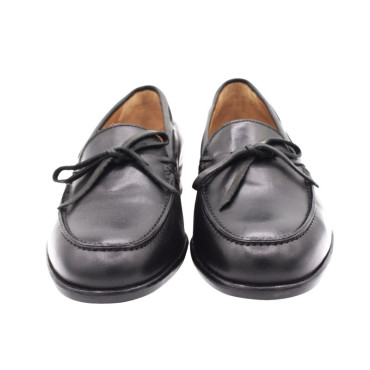 MOCASÍN CON LAZO NEGRO