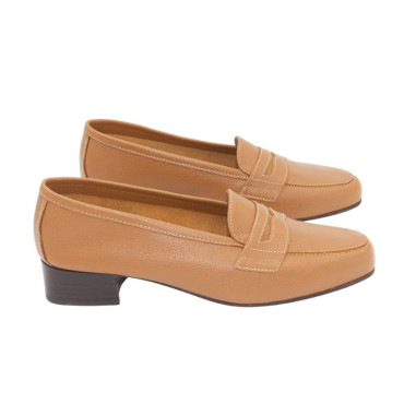 MOCASIN CON ANTIFAZ Y TACON CAMEL