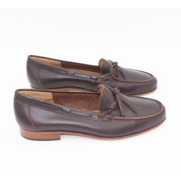MOCASÍN CON LAZO MARRÓN