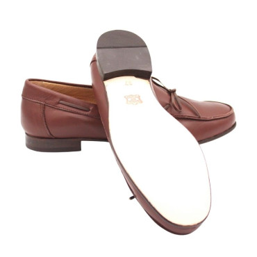 MOCASÍN CON LAZO MARRÓN