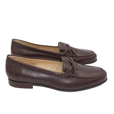 MOCASÍN CON LAZO MARRÓN
