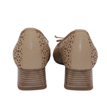 SALÓN CALADO CON TACÓN Y LAZO CAMEL