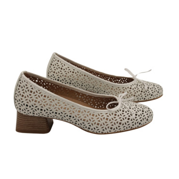 SALÓN CALADO CON TACÓN Y LAZO BLANCO