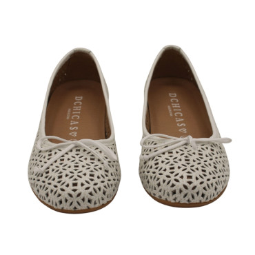 SALÓN CALADO CON TACÓN Y LAZO BLANCO