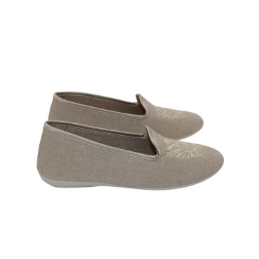 ZAPATILLA DE LONA BORDADO CERRADA  BEIGE