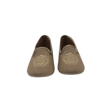 ZAPATILLA DE LONA BORDADO CERRADA  BEIGE