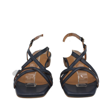 SANDALIA DE PUNTA CUADRADA MARINO