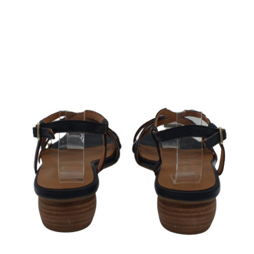 SANDALIA DE PUNTA CUADRADA MARINO