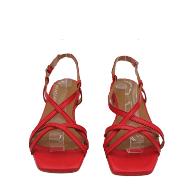 SANDALIA DE TIRAS PUNTA CUADRADA ROJO