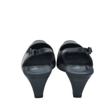 SALON ABIERTO DE TALON MARINO