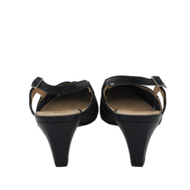 SALON CALADO ABIERTO DE TALON MARINO