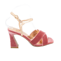 SANDALIA CON TIRAS CRUZADAS Y TACÓN ALTO ALTO ROSA