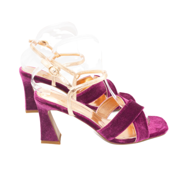 SANDALIA CON TIRAS CRUZADAS Y TACÓN ALTO MAGENTA