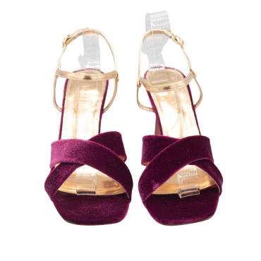 SANDALIA CON TIRAS CRUZADAS Y TACÓN ALTO MAGENTA