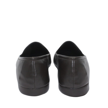 ZAPATILLA CERRADA DE CABALLERO MARRON 