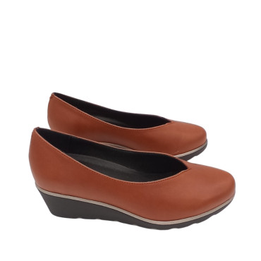 SALÓN DE PIEL CON CUÑA CUERO