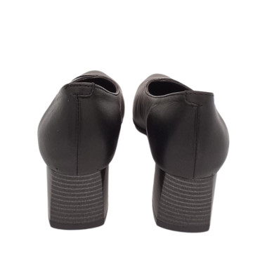 SALÓN TACÓN MEDIO NEGRO