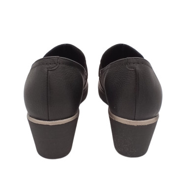 MOCASIN CON CUÑA NEGRO