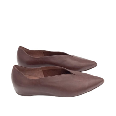 SALÓN BAJO CUÑA OCULTA MARRÓN