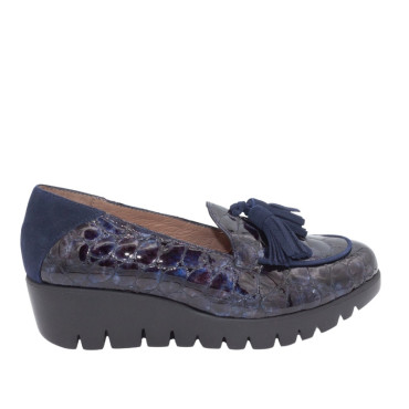 MOCASÍN CUÑA BORLAS CHAROL MARINO