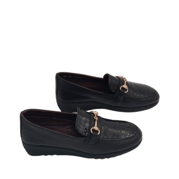 MOCASIN CUÑA BAJA PALA GRABADA NEGRO