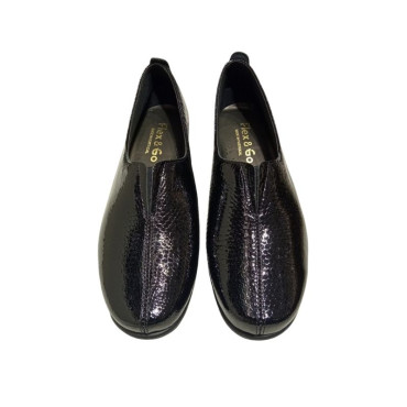 ZAPATO CON CUÑA CHAROL NEGRO