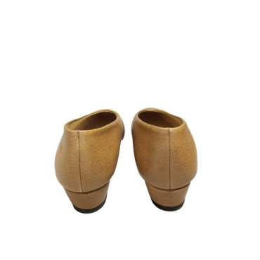 SALON CUÑA PIEL TAUPE