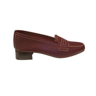 MOCASIN CON ANTIFAZ Y TACON BURDEOS