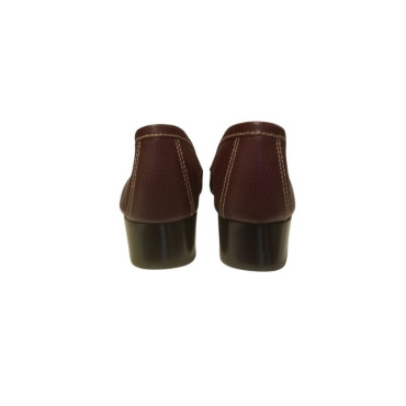 MOCASIN CON ANTIFAZ Y TACON BURDEOS