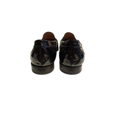 MOCASÍN CON ANTIFAZ EN CHAROL NEGRO