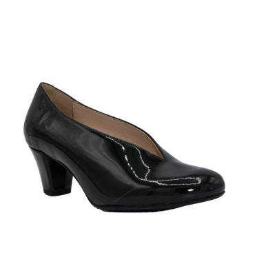 ZAPATO DE TACÓN CERRADO DE LADOS CHAROL VERDE