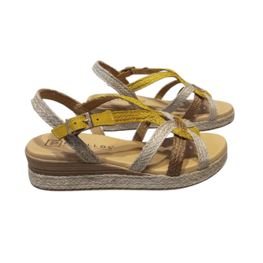 SANDALIA TIRAS YUTE MOSTAZA