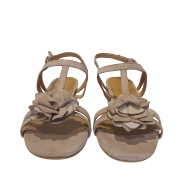 SANDALIA ADORNO FLOR NUDE