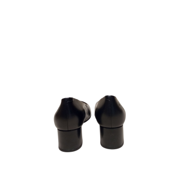 SALÓN CON PUNTERA CHAROL NEGRO