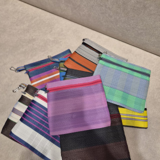 CARTERA POUCHES PEQUEÑA MULTICOLORES