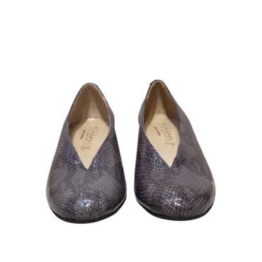 ZAPATO DE TACÓN CERRADO DE LADOS BOA GRIS