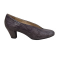 ZAPATO DE TACÓN CERRADO DE LADOS BOA GRIS