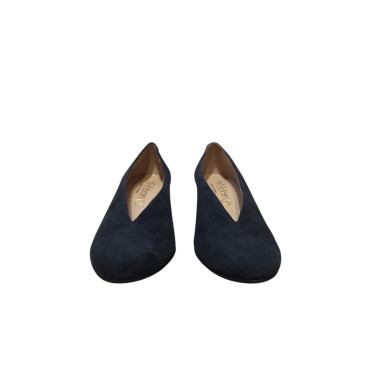ZAPATO DE TACÓN CERRADO DE LADOS ANTE AZUL