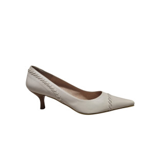 SALON TACON CON ADORNO DE PASADAS BEIGE