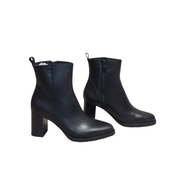 BOTIN CON TACON PIEL NEGRO
