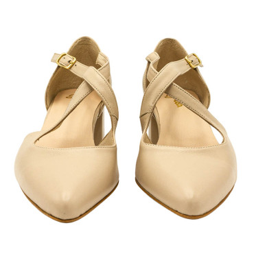 ZAPATO CON TIRAS CRUZADAS BEIGE