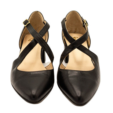 ZAPATO CON TIRAS CRUZADAS NEGRO