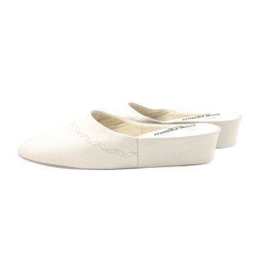 ZAPATILLA CHINELA ADORNO BORDADO BLANCO