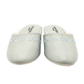 ZAPATILLA CHINELA ADORNO BORDADO CELESTE