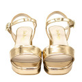 SANDALIA PLATAFORMA METALIZADA ORO